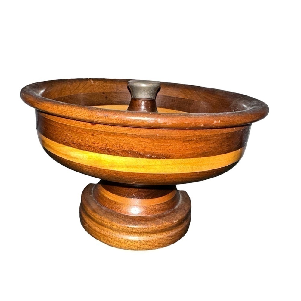 Vintage nut cracker bowl with cracker and tools - Picture 3 of 4
